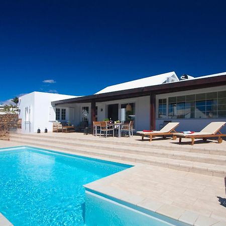 Coral Villas ปูแอร์โตเดลคาร์เมน ภายนอก รูปภาพ